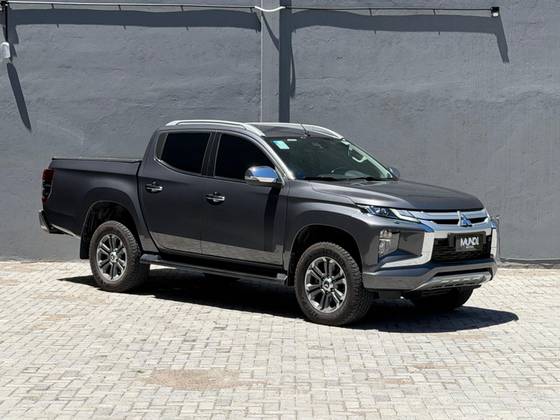 MITSUBISHI L200 TRITON 2.4 16V TURBO DIESEL OUTDOOR HPE-S CD 4X4 AUTOMÁTICO